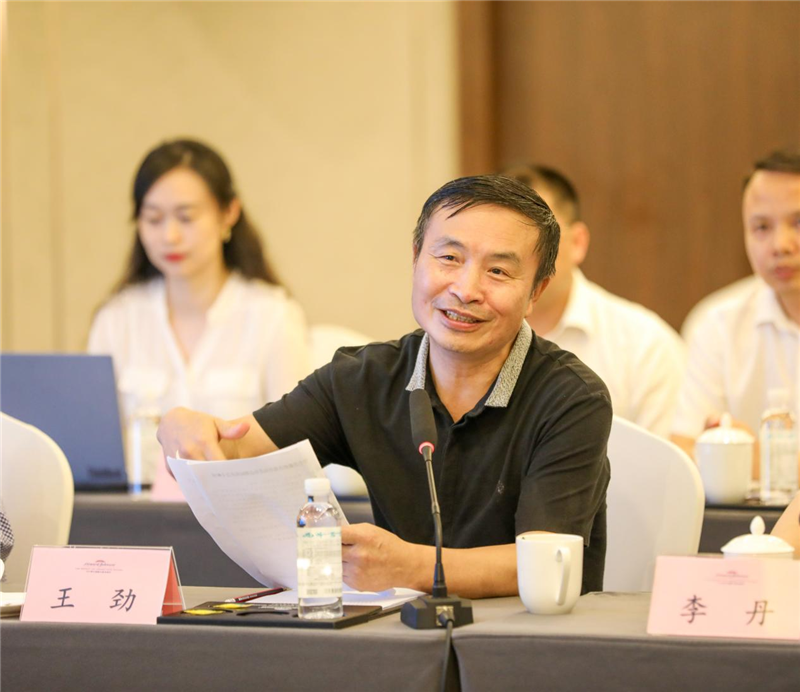 四川省委省政府決策咨詢委員會(huì)到川威集團(tuán)交流調(diào)研(圖5)